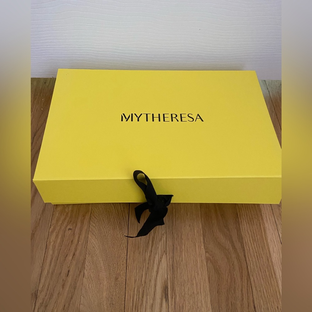 MYTHERESA yellow box